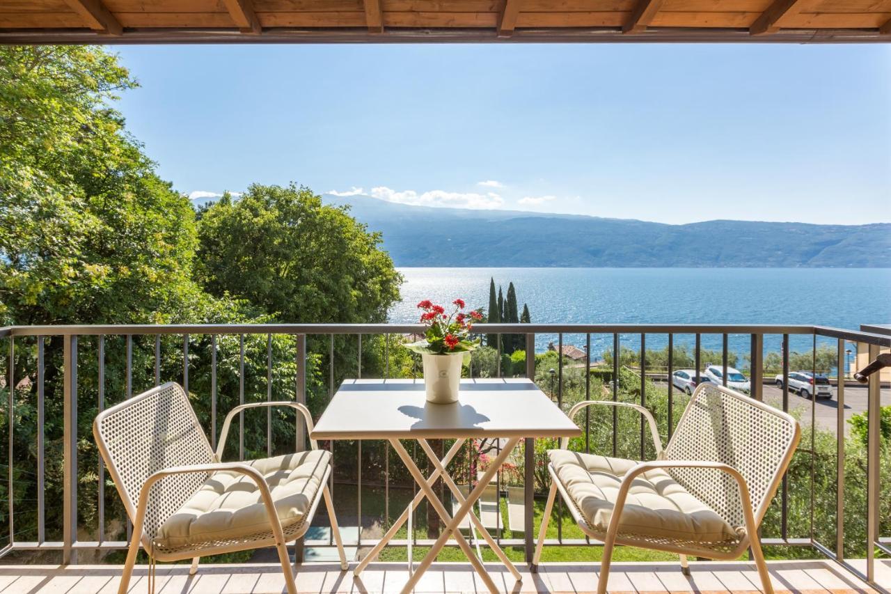 Hotel Meandro - Lake View Gargnano Bagian luar foto