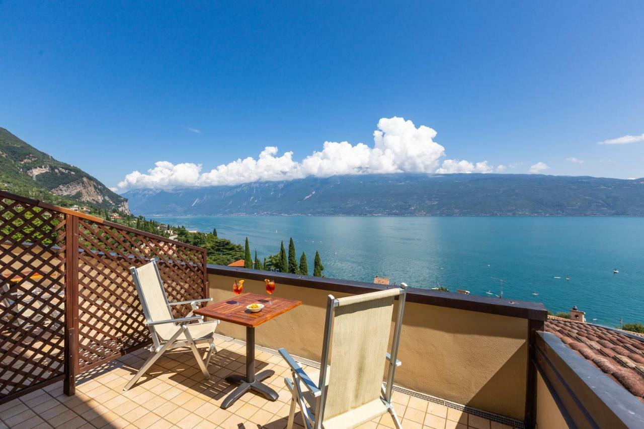 Hotel Meandro - Lake View Gargnano Bagian luar foto